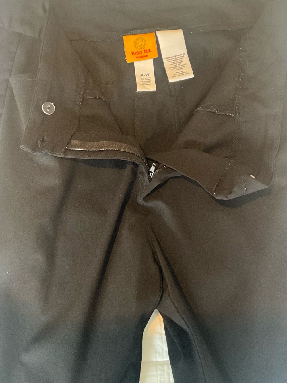 Ruby Rd. Black Tailored Bermuda Shorts - Picture 2 of 3